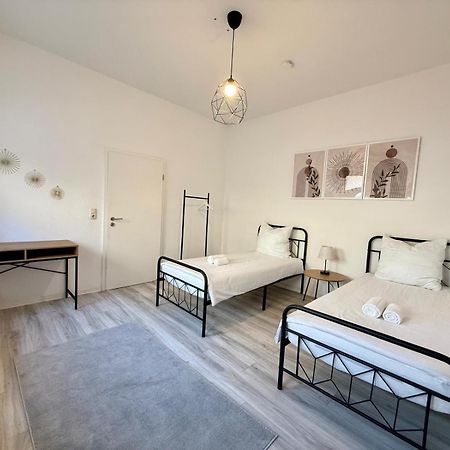 ארפורט Raha Apartments - Grosses 3 Z-Apartment - Erdgeschoss - Domplatz - Vollausstattung מראה חיצוני תמונה
