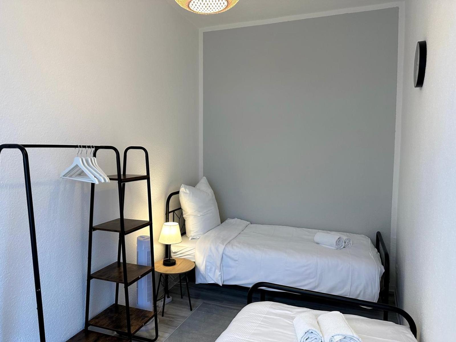 ארפורט Raha Apartments - Grosses 3 Z-Apartment - Erdgeschoss - Domplatz - Vollausstattung מראה חיצוני תמונה