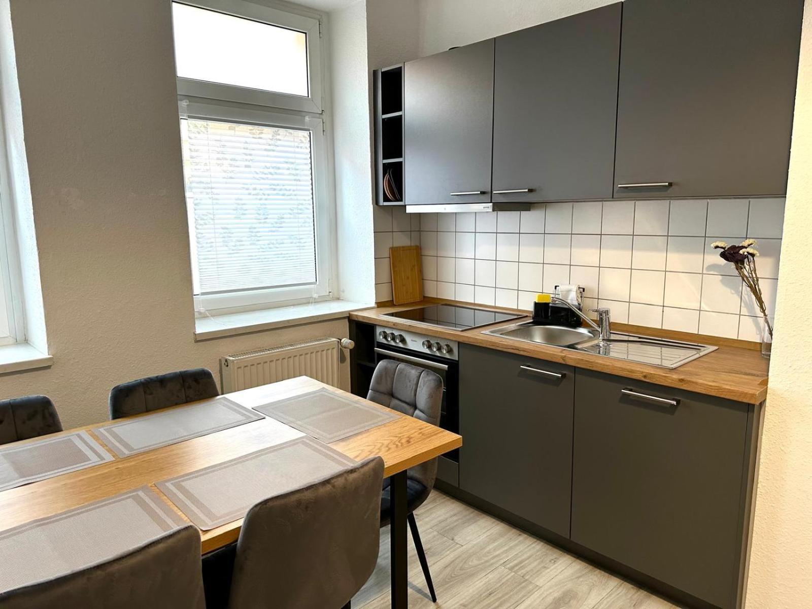 ארפורט Raha Apartments - Grosses 3 Z-Apartment - Erdgeschoss - Domplatz - Vollausstattung מראה חיצוני תמונה