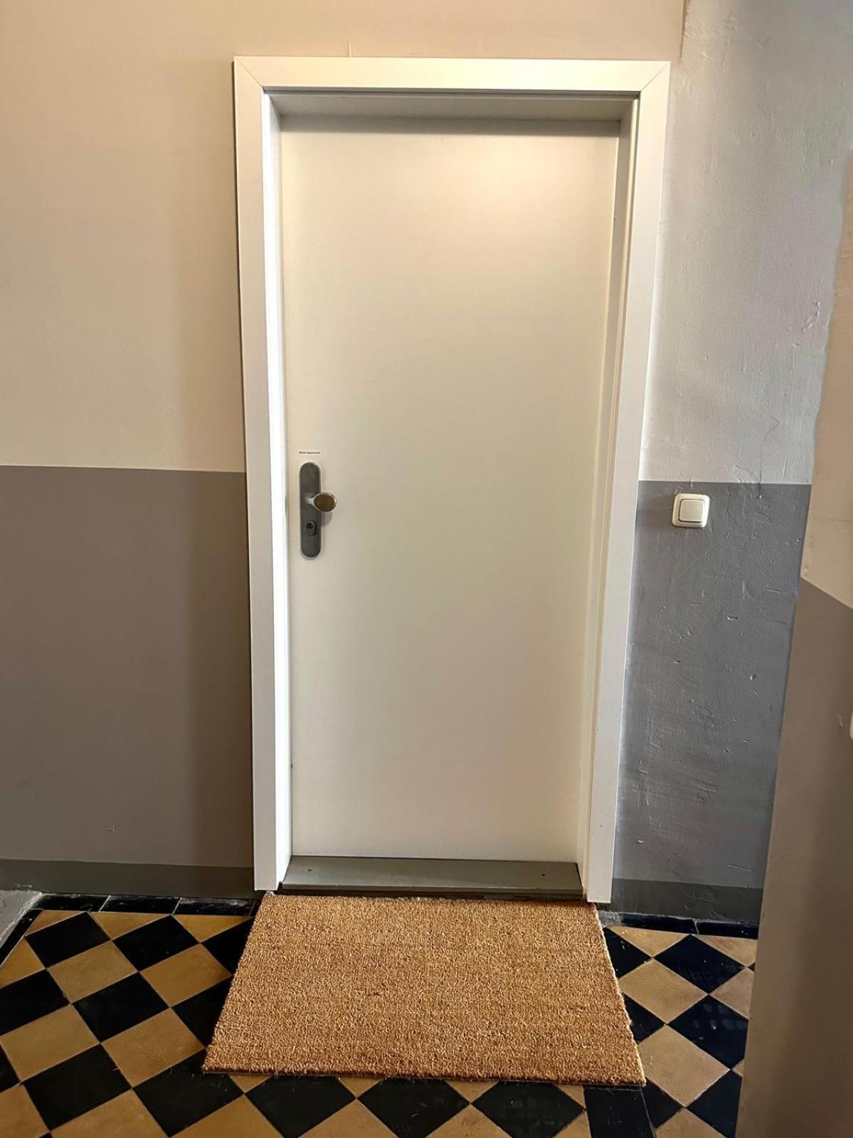 ארפורט Raha Apartments - Grosses 3 Z-Apartment - Erdgeschoss - Domplatz - Vollausstattung מראה חיצוני תמונה