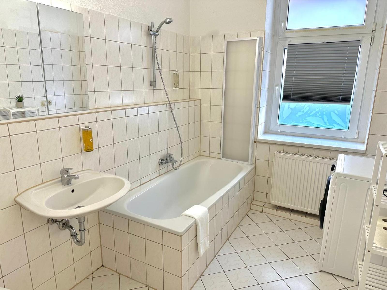 ארפורט Raha Apartments - Grosses 3 Z-Apartment - Erdgeschoss - Domplatz - Vollausstattung מראה חיצוני תמונה