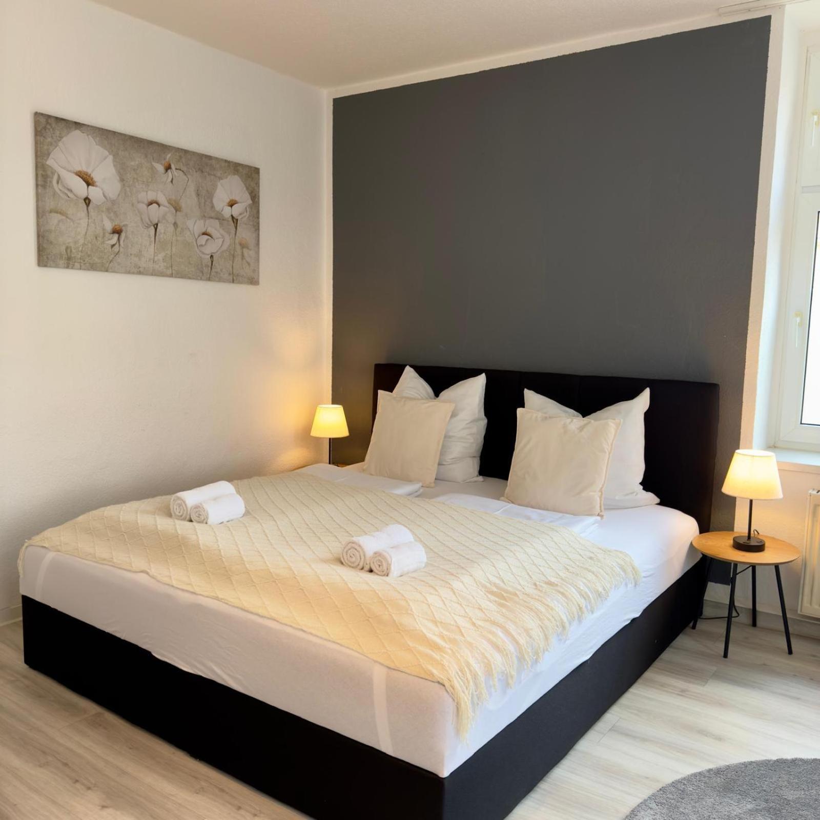 ארפורט Raha Apartments - Grosses 3 Z-Apartment - Erdgeschoss - Domplatz - Vollausstattung מראה חיצוני תמונה