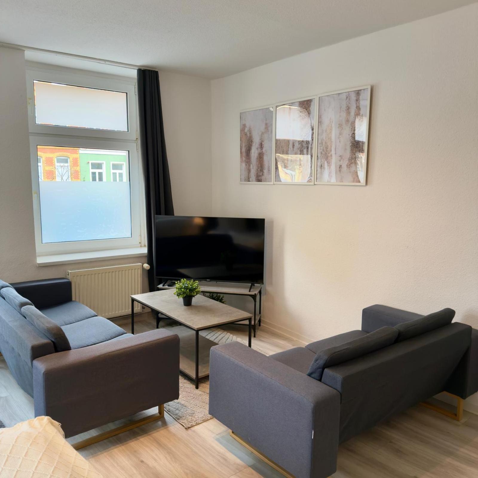 ארפורט Raha Apartments - Grosses 3 Z-Apartment - Erdgeschoss - Domplatz - Vollausstattung מראה חיצוני תמונה